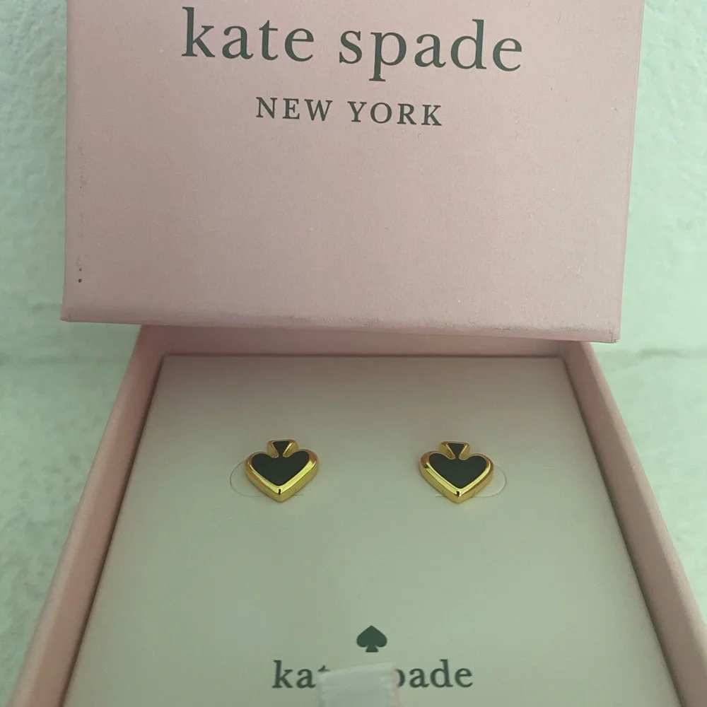 ♠️ kate spade ♠️ Everyday Signature Spade stud earrings